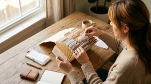 How Long Freelancers Should Keep Tax Receipts and Invoices